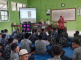 Pesantren Ramadhan MTsN 5 Sijunjung: Waka Kesiswaan Paparkan Materi tentang Akhlak kepada Orang Tua dan Guru