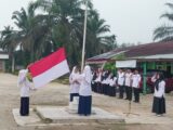 Upacara Berlangsung Khidmat, Kelas VIII.B MTsN 5 Sijunjung Tampil sebagai Pelaksana