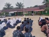 Bangun Karakter dan Mental Islami, Kelas VII.A MTsN 5 Sijunjung Tampil dalam Muhadharah Jum’at Pagi
